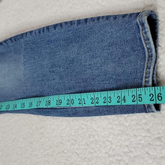 Good American Good Waist Frayed Waist Jeans - Picture 11 of 12